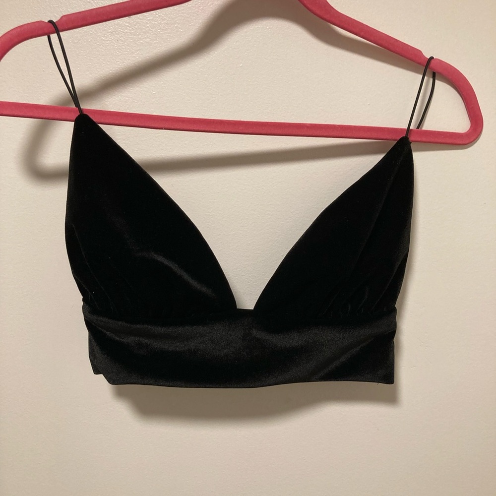 4/$10 Fashion Nova Black Velvet Crop Bralette